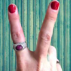18KT White Gold Star Ruby ring